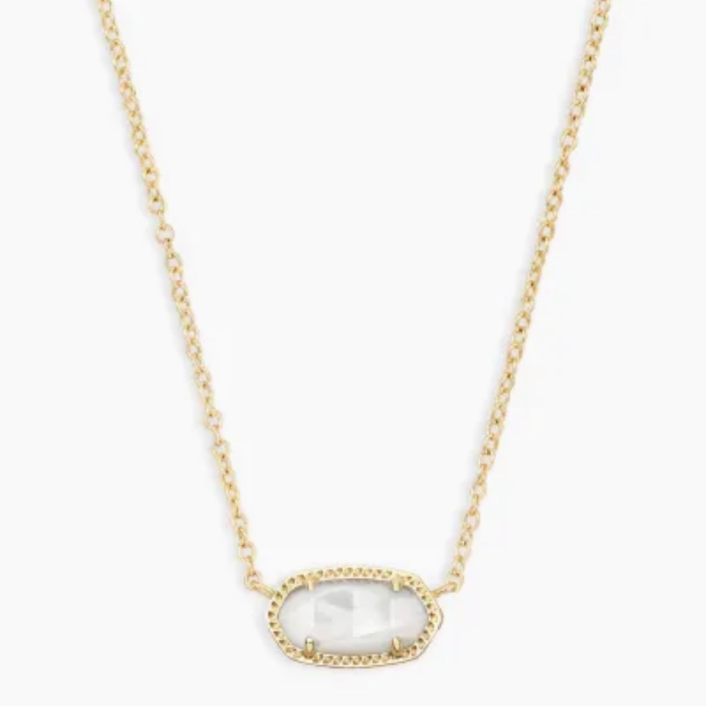 Elisa Pendant Necklace in Ivory Pearl